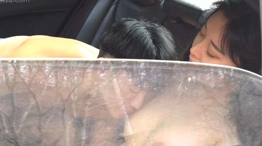 sex nữ cắt kéo Em móc lồn cực sung ra đầy nước